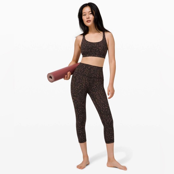 🐆 NWT Lululemon Energy Bra Leopard Print Black 12 🐆 - Picture 2 of 11